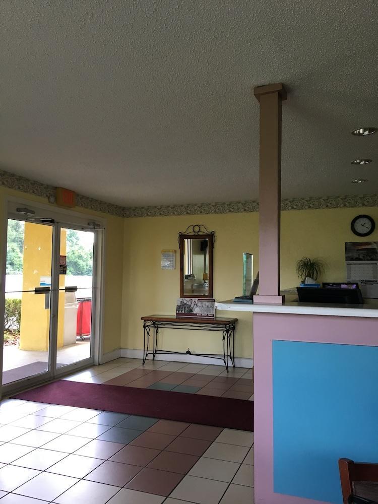 Days Inn Lamont/Monticello Bagian luar foto