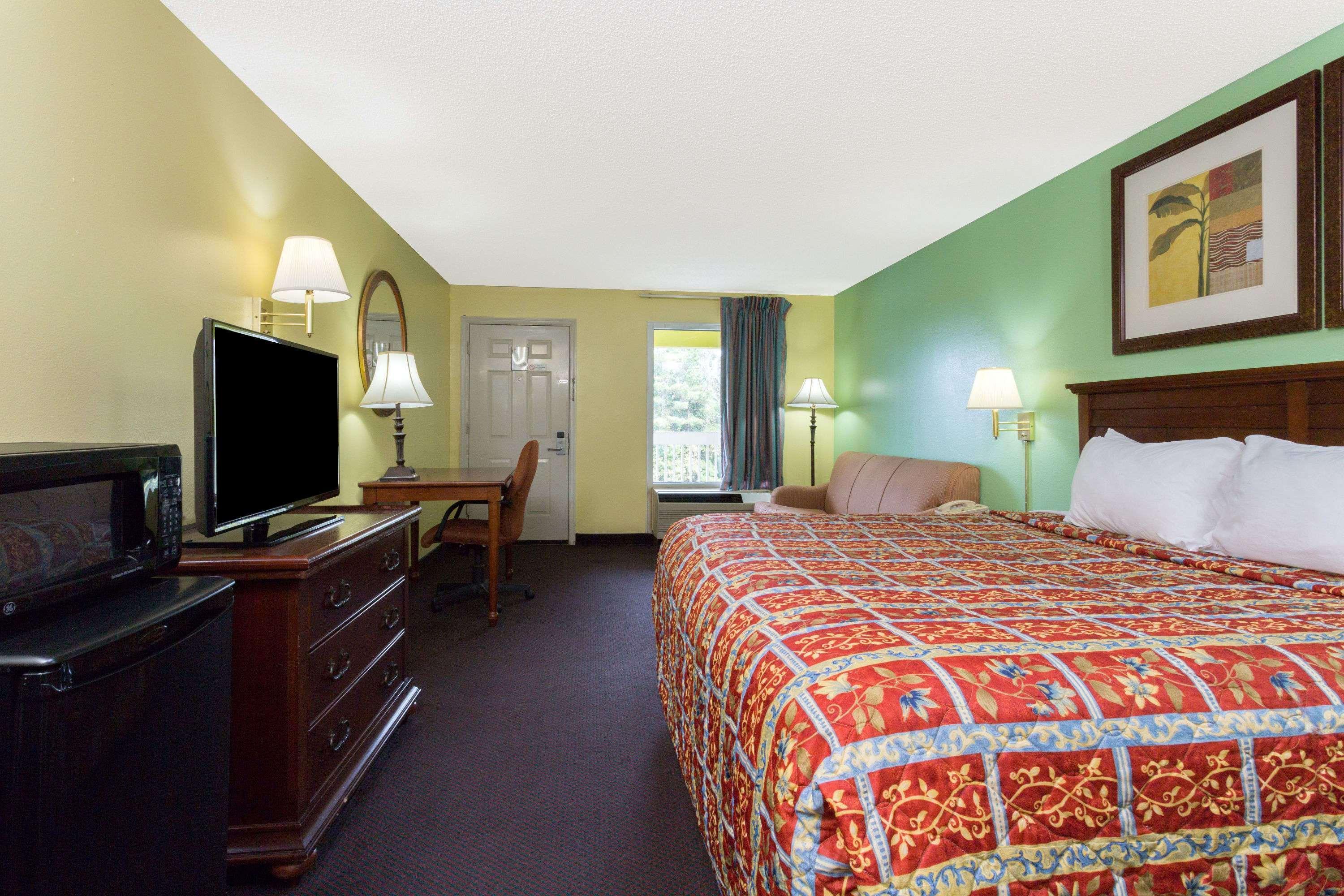 Days Inn Lamont/Monticello Bagian luar foto