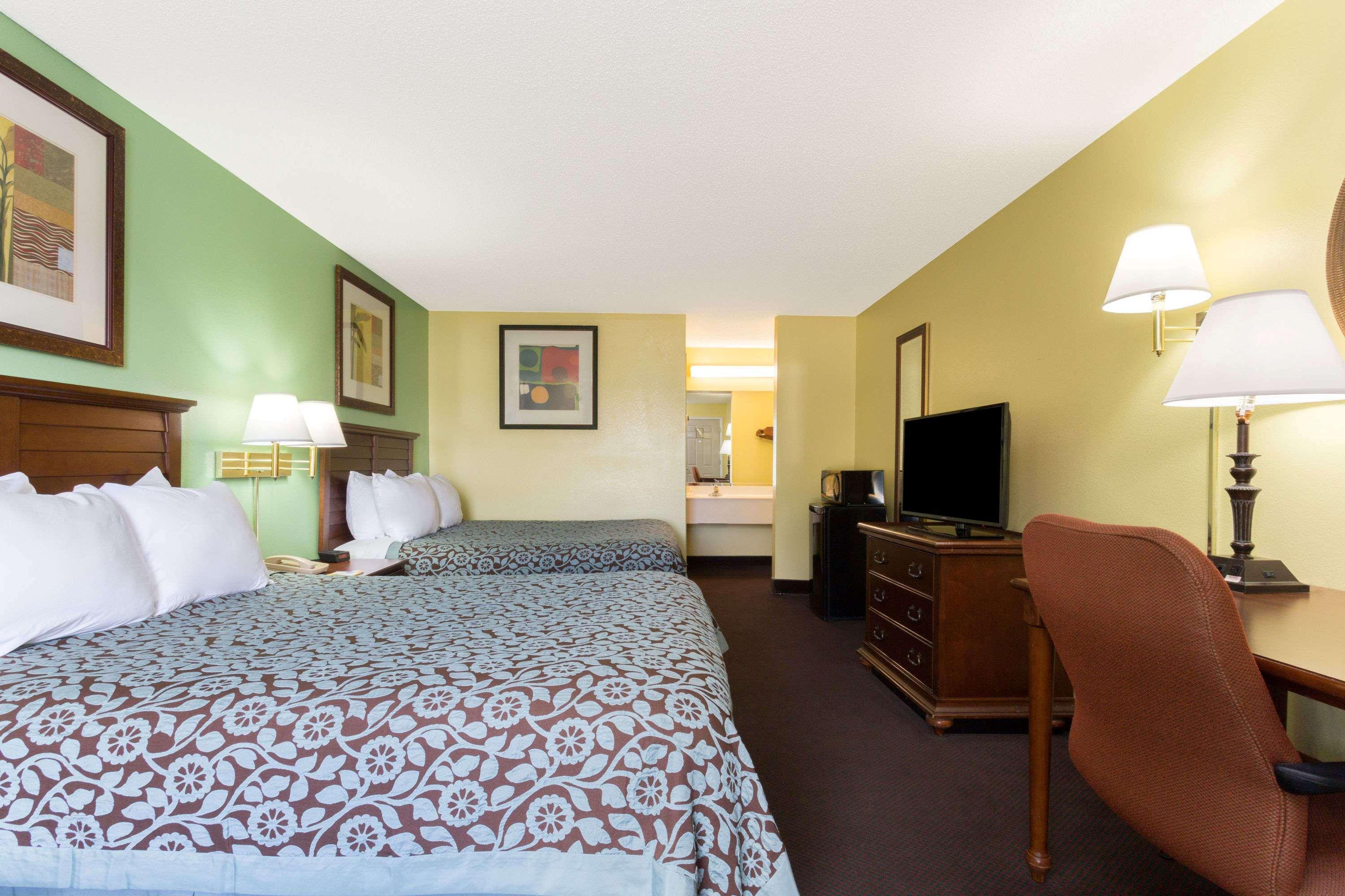 Days Inn Lamont/Monticello Bagian luar foto